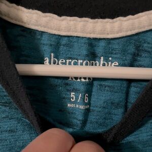 Size 5/6 long sleeve tee